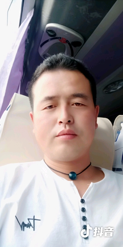 瞬间被爱上的第一张照片--泉州交友网