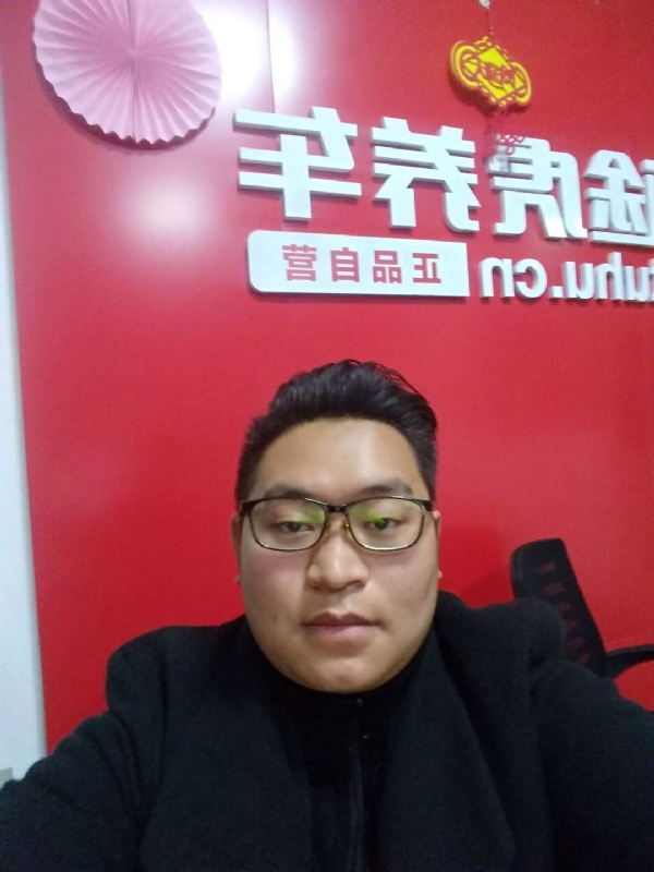 向上倾斜45度的第一张照片--泉州交友网