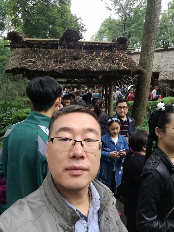 撑起一片天的第一张照片--泉州交友网