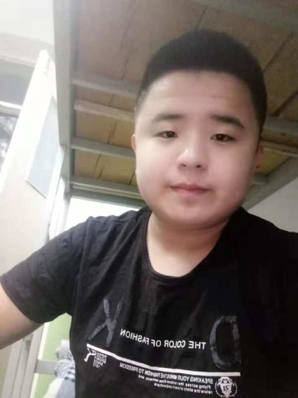 打小就爱淘气的第一张照片--泉州交友网